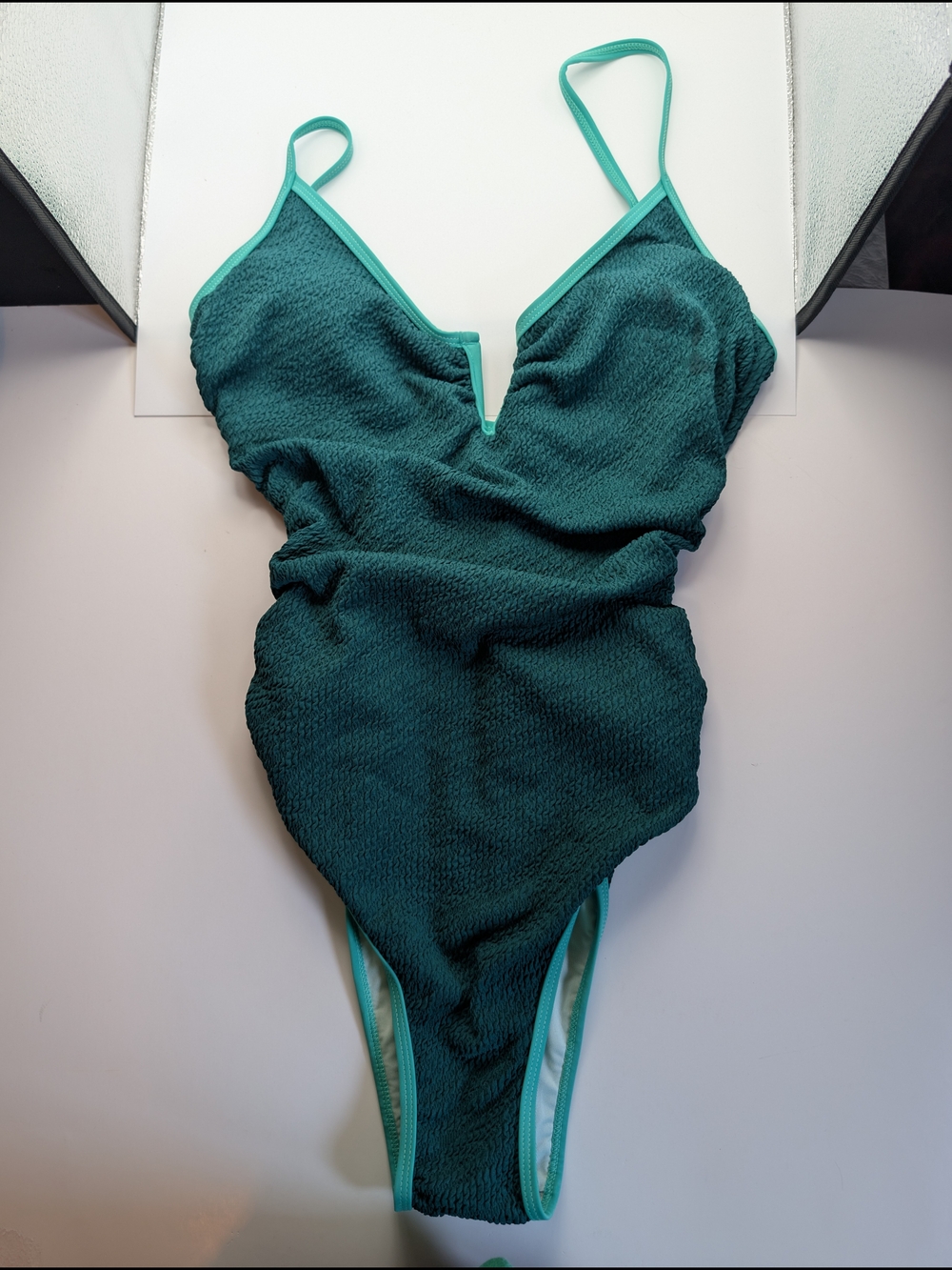 NWT Cupshe Dark Green One-Piece Swimsuit with Lighter Green Trim In Cupshe Bag